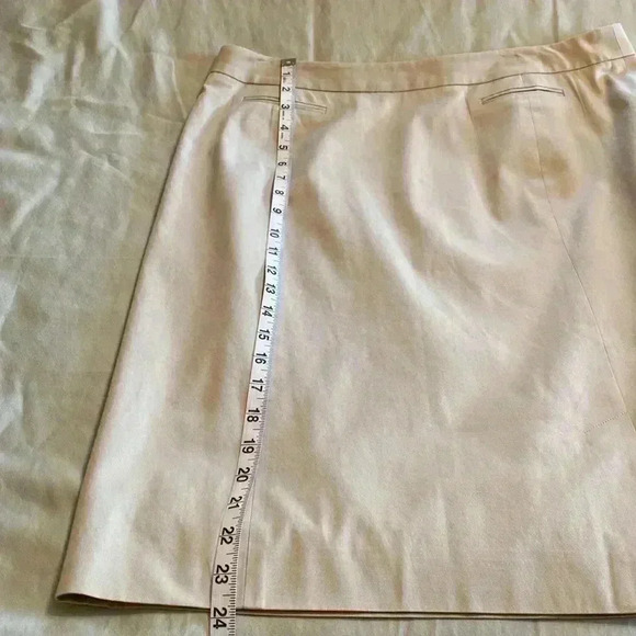 346 Brooks Brothers Stretch Khaki Beige Midi Skirt in Size 14. - Picture 9 of 9